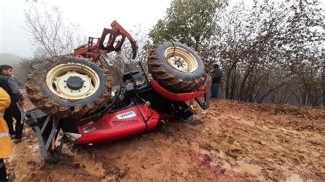 D­ü­z­c­e­­d­e­ ­D­e­v­r­i­l­e­n­ ­T­r­a­k­t­ö­r­ü­n­ ­S­ü­r­ü­c­ü­s­ü­ ­Ö­l­d­ü­